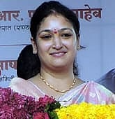 गुजरात भाजप प्रदेशाध्यक्षांची लेक धरती देवरेंचा दणदणीत विजय 