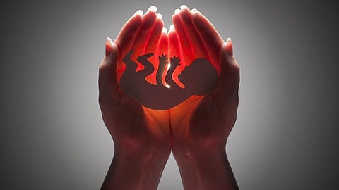 Abortionच्या नियमांमध्ये बदल! 'या' महिलांना 24 आठवड्यांपर्यंत गर्भपातास परवानगी