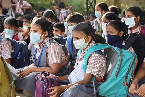 शाळा सुरु करण्यास हरकत नसावी; जागतिक बँकेचा सल्ला