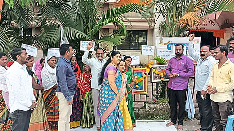 ठेकेदाराच्या मनमानीला वैतागले सफाई कामगार; पुकारले बमुदत उपोषण 