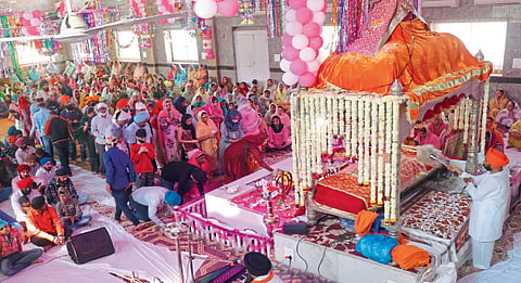 औरंगाबाद : गुरु नानकदेवजी जयंती शहरात उत्साहात