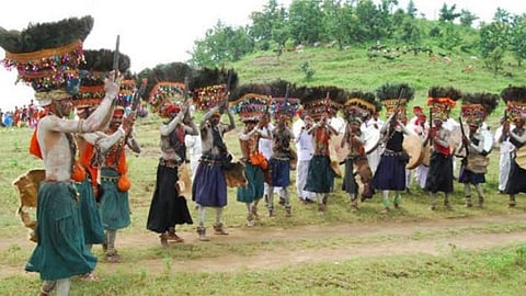 आदिवासी बांधव कशी साजरी करतात दिवाळी? कसा असतो फराळ?