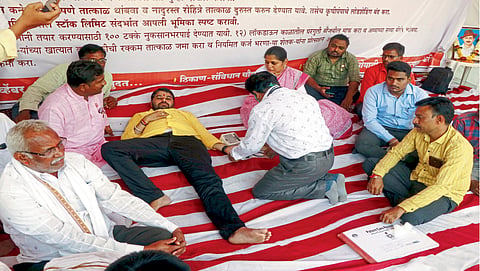 नागपूर : विदर्भातील नेत्यांची लाज वाटते!