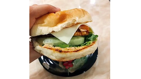 Tawa Paneer Burger 