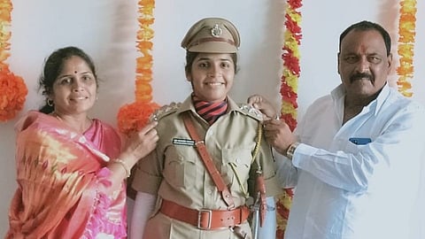 आईवडिलांना वाटले की मुलगी इंजिनिअर किंवा डॉक्‍टर होईल, पण..!