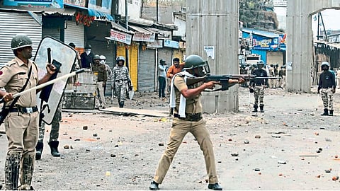 अफवांचा धूर अन्‌ भडकलेली माथी!