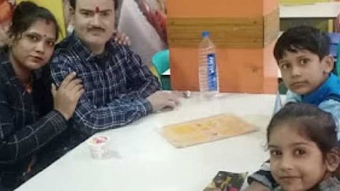 नियतीचा अजब खेळ, अपघातात चौघांचं हसतं-खेळतं कुटुंब संपलं 