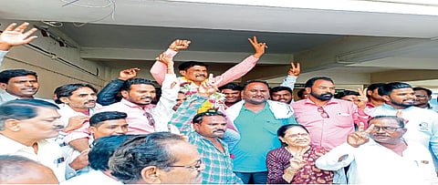 अकोला : उपसभापतीपदाच्या निवडणुकीत ‘वंचित’ची सरशी