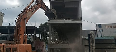 Pune : पूर्व हवेलीतील अनधिकृत बांधकामांवर PMRDA ची कारवाई 