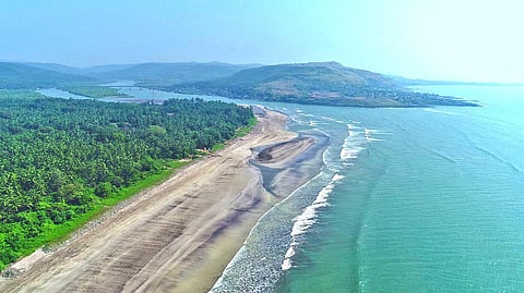 आंजर्ले समुद्रकिनारा