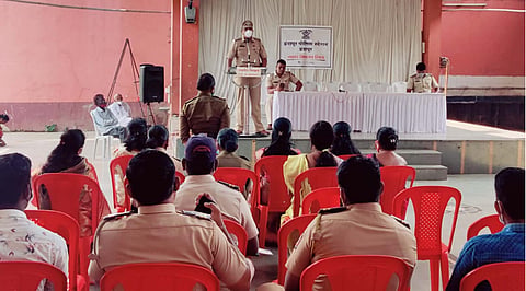पोलीस निरीक्षक मुजावर