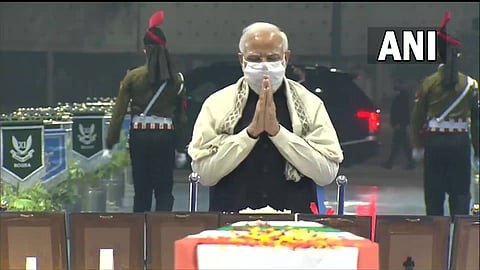 पंतप्रधानांनी बिपीन रावत यांच्यासह 12 जणांच्या पार्थिवाला वाहिली श्रद्धांजली