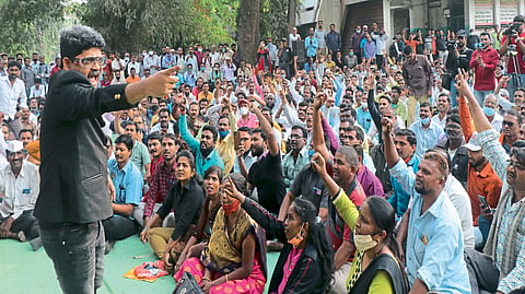 अ‍ॅड. गुणरत्न सदावर्ते : एसटी विलीनीकरणाच्या मागणीवर ठाम