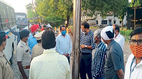  जिल्हाधिकाऱ्यांनी स्वतः केली विविध भागांत फिरून पाहणी 