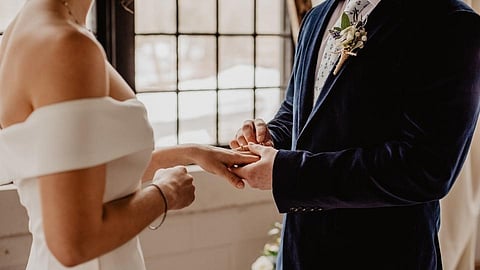 Relationship Advice : एक्सनं लग्नाला बोलावलं तर जायचं की नाही?
