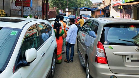 Traffic in Pali