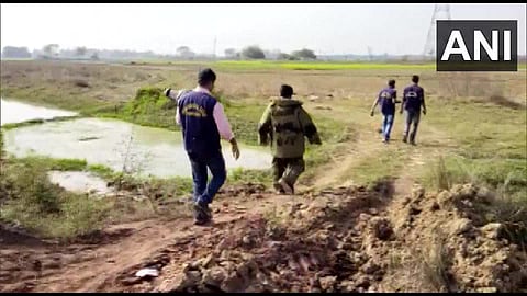 सहा बॉम्ब सापडले... निकामी पथक दाखल!