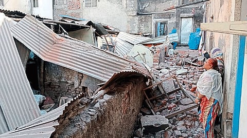 wall collapsed Four people were injured 