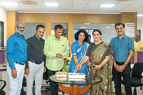 ‘सकाळ’वर शुभेच्छांचा वर्षांव
