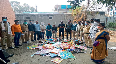 अकोला : नायलॉन मांजा विक्री करणाऱ्या व्‍यावसायिकांवर कारवाई