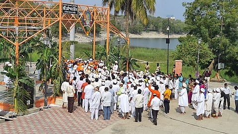 दिड्डम्‌... दिड्डम्‌... सत्यम्‌... सत्यम्‌..! मानकऱ्यांच्या साक्षीने अक्षता सोहळा संपन्न