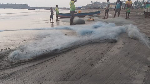 
government does not implement law time there will riots the sea