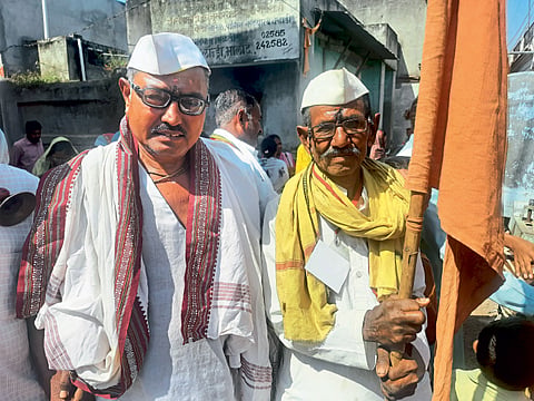 दृष्टी गेली... पांडुरंगाची ओढ कायम! 