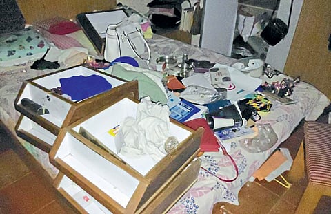 Ichalkaranji robbery in doctor bungalow 
