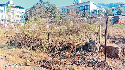 State of Chiplun bus stand Permanent eclipse of work No funding Contractor neglect