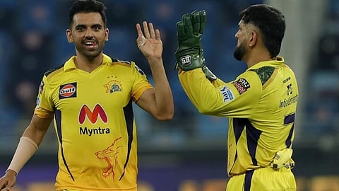 IPL Auction 2022 Deepak Chahar back to Chennai Super kings with record break bidding 