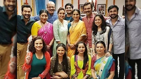 'Aai Kuthe Kay Karte' Starcast 