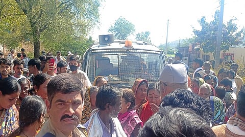 Women Agitation Against Liquor In Hingoli 