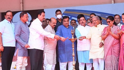  Nitin Gadkari
