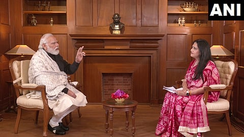 'गुजरातचे दोन गाढव'; दिलेल्या मुलाखतीत नेमकं काय म्हणाले PM मोदी?