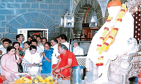 Lata Mangeshkar in Shirdi 