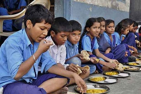 शालेय माध्यान्ह भोजन योजना