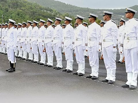 परीक्षेशिवाय बना ऑफिसर, लाखोंमध्ये मिळेल पगार, आजच करा अर्ज