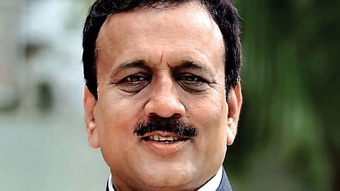 Girish Mahajan 