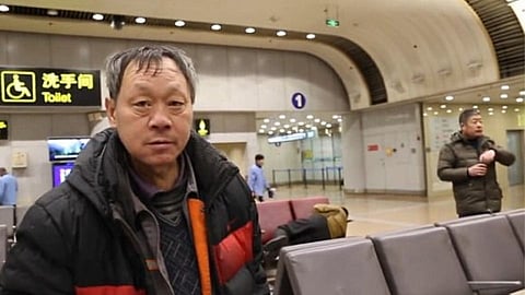 Chinese man has been living at the airport for 14 years For smoking and drinking 