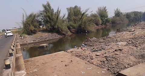  वेदगंगा नदीचे पाणी पातळी खालावली आहे.