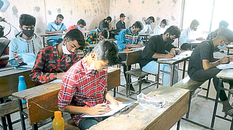 student give ssc exam after lost his mother and funeral