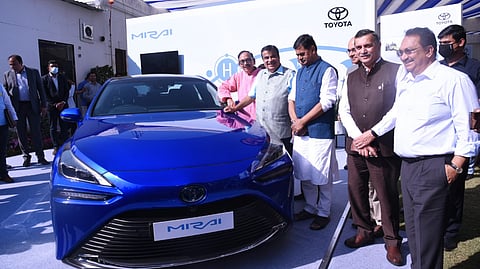 nitin gadkari launched indias first hydrogen based toyota mirai fuel cell electric vehicle fcev check details  
