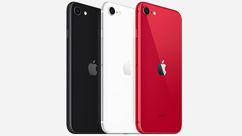 flipkart offer on iphone se 2020  half in price for 15498 rupees check features and offer details  
