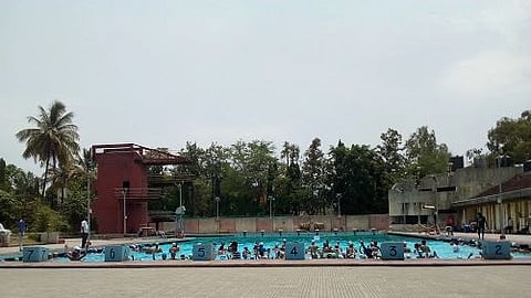 Some youths in Municipal Corporation Veer Savarkar swimming pool Smashed objects in nashik