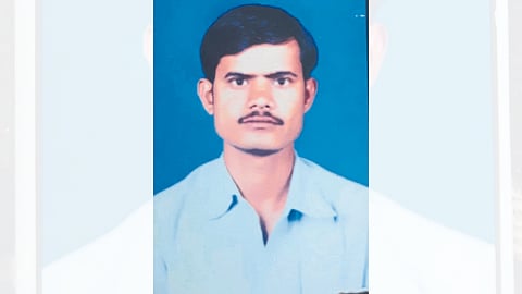 Wife gone hometown husbands suicide in front  running train Jalgaon News