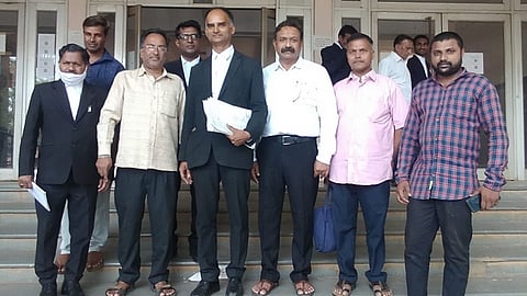 red yellow flag out order Police testify court Admits 
