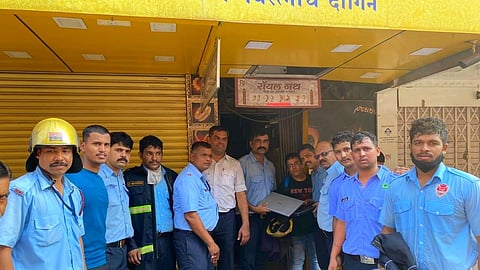 Pune Raviwar Peth gold silver shop fire