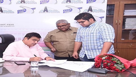 Nitin Gadkari And Rohit Patil