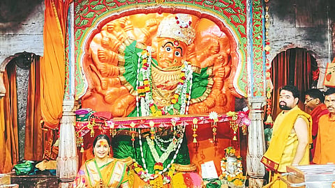 Devotees flock to Saptashrungi Temple due to Chaitrotsava Nashik News