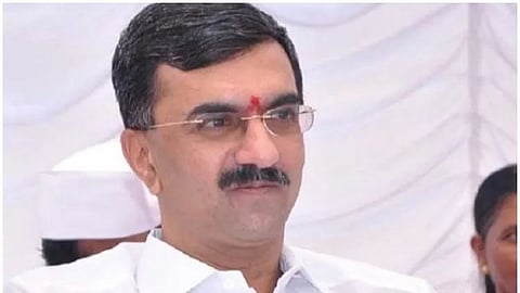 Shabhuraje desai critisize cm uddhav thackeray and mva govt amide maharashtra politics crisis  